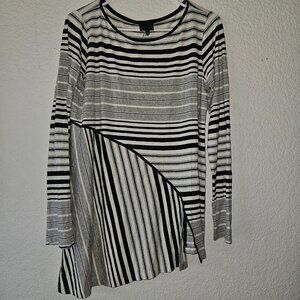 Staples Women's Asymmetric Hem Slit Front Top Medium Striped Black 3/4 Sleeve